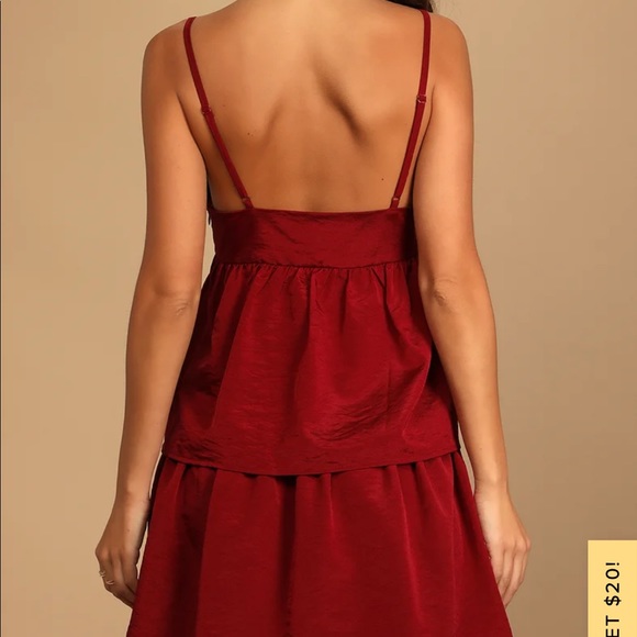 Red satin tired mini dress - Picture 2 of 2